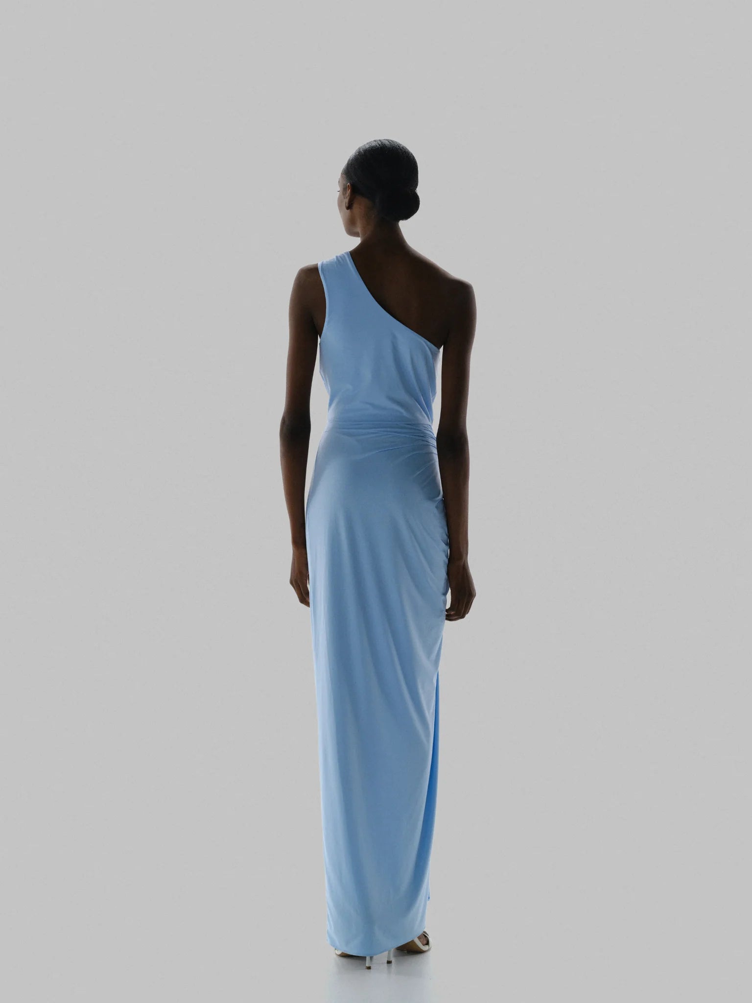 VESTIDO AZUL CIELO STRETCH UN HOMBRO
