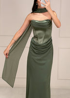 Vestido Verde Olivo Strapless Estola