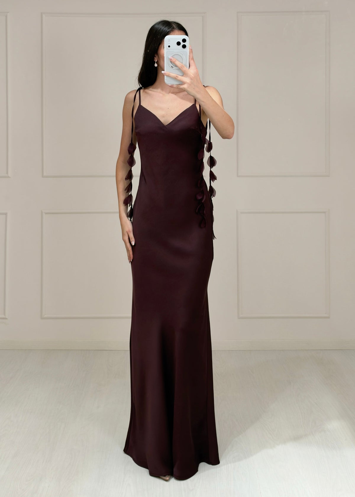 Vestido Uva Satín Tirantes Hojas Recto