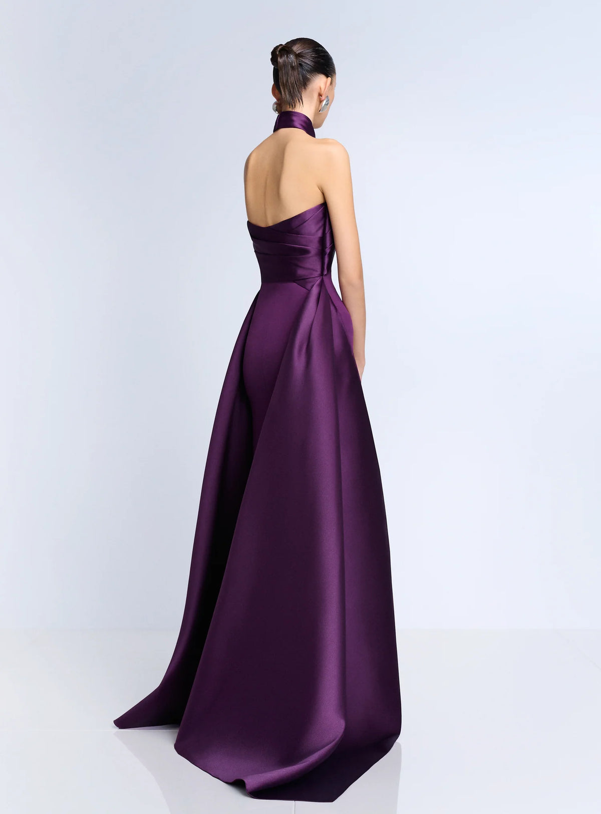 Vestido Uva Halter Estolas Laterales