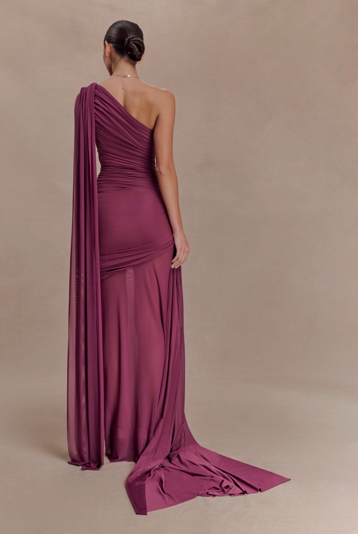 Vestido Morado Ciruela Un Hombro Stretch Estolas ML-474