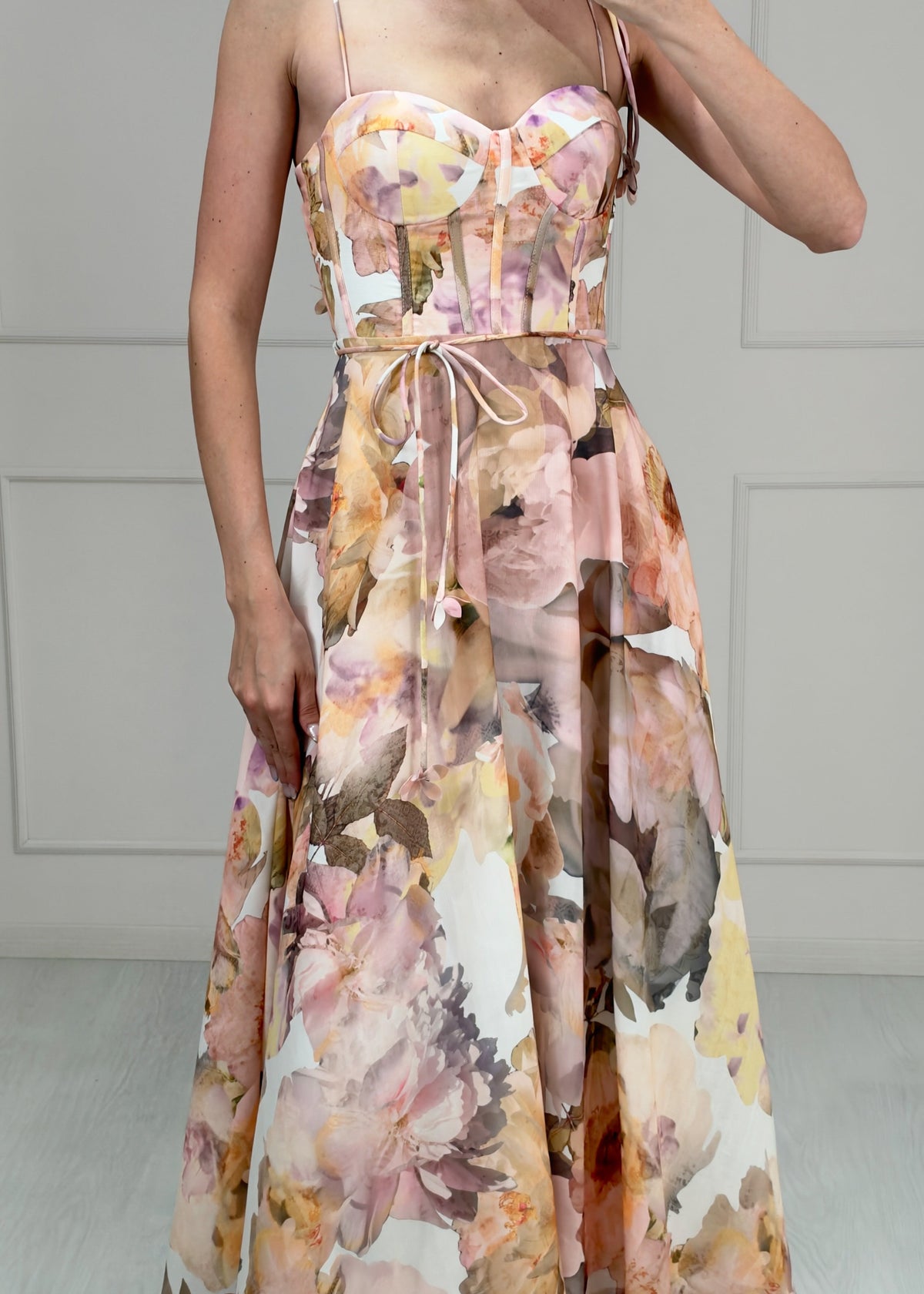 Vestido Floral Midi Tirantes