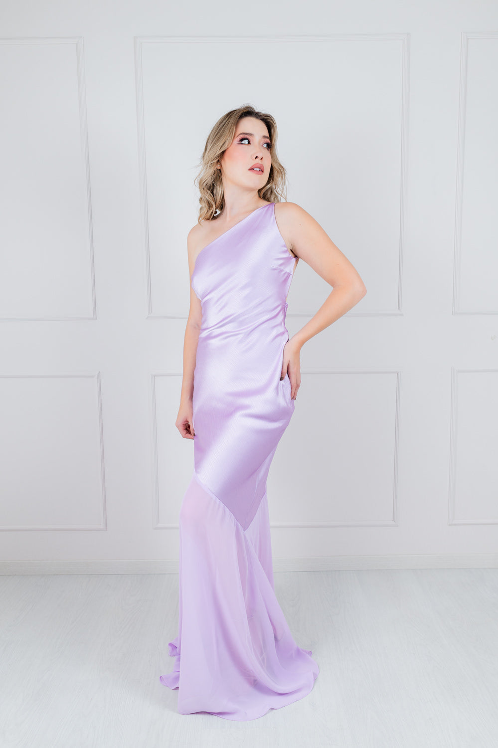 Vestido Satin Espalda Cruzada