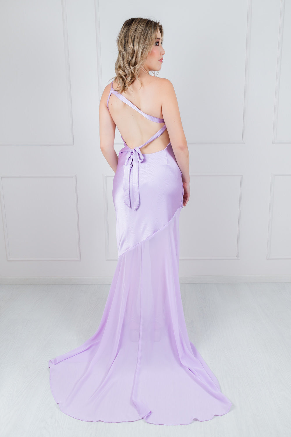 Vestido Satin Espalda Cruzada