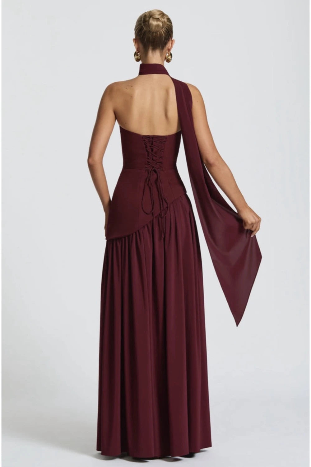 VESTIDO VINO STRAPLESS ESTOLA