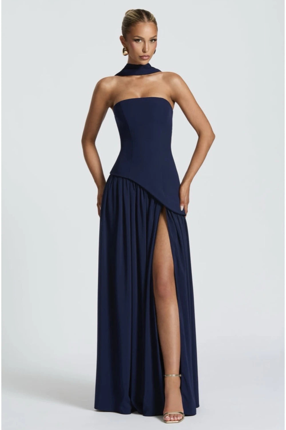 VESTIDO AZUL MARINO STRAPLESS ESTOLA