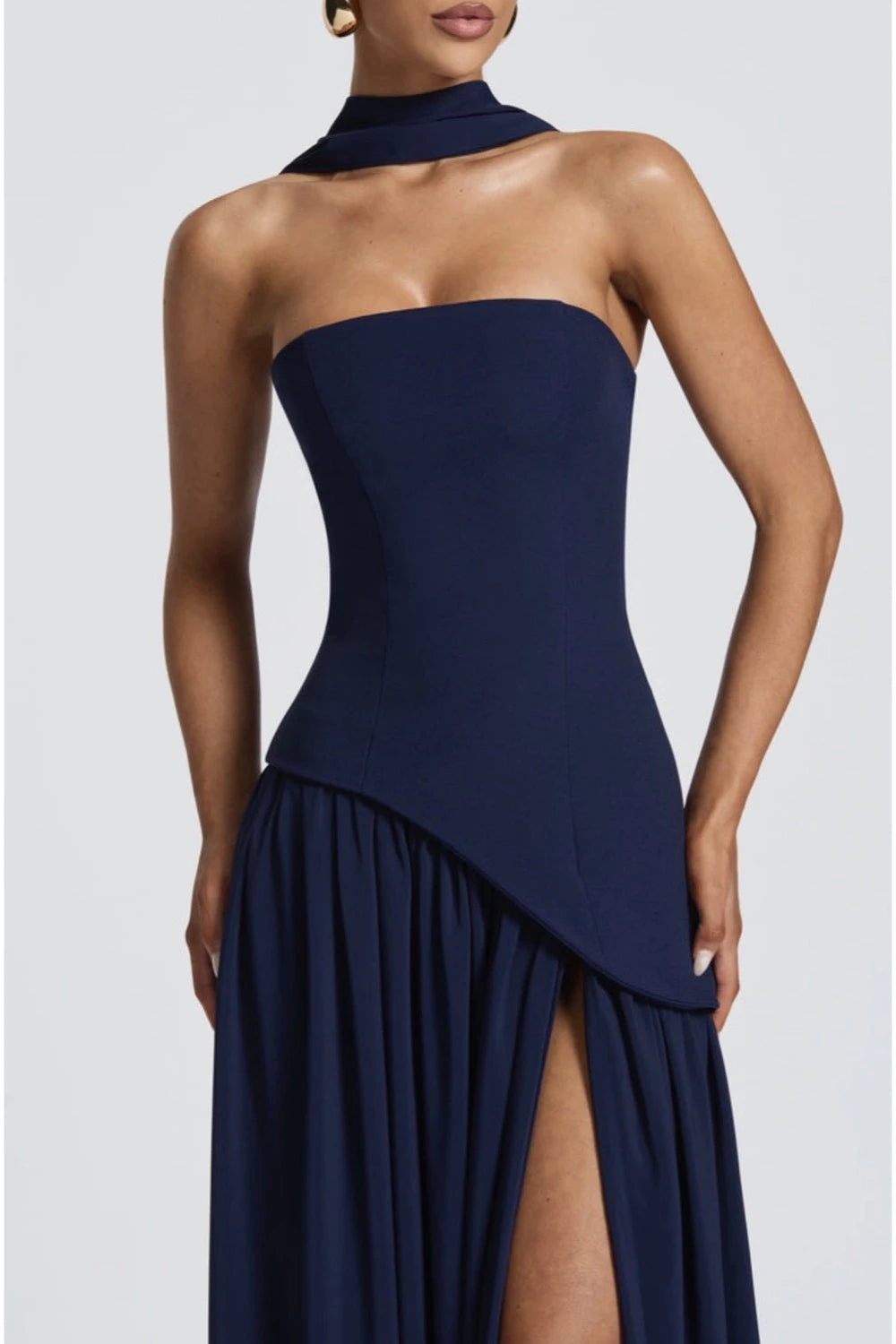 VESTIDO AZUL MARINO STRAPLESS ESTOLA