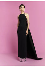 VESTIDO NEGRO TIRANTES COLA